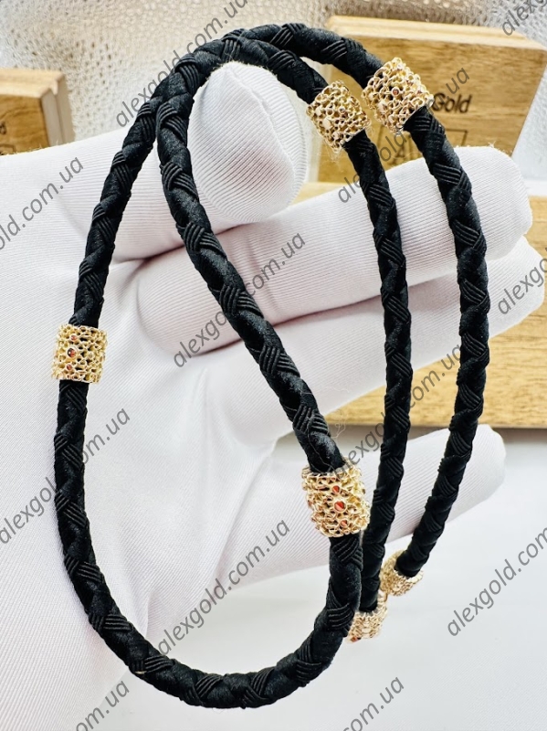 Шнурок з золотоми вставками та камнями вага 13.3г