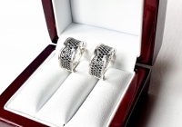 Серьги Bulgari c черными камнями