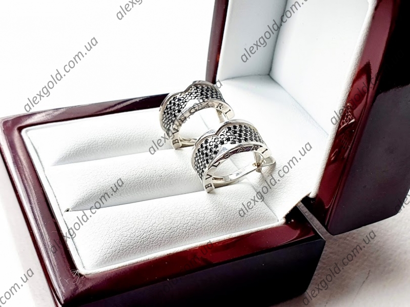 Серьги Bulgari c черными камнями