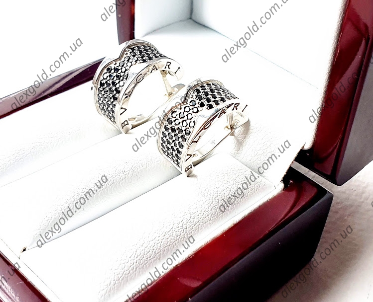 Серьги Bulgari c черными камнями