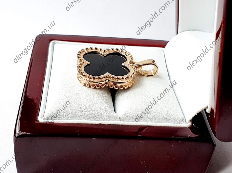 Золотая подвеска Van Cleef с черной вставкой оникс