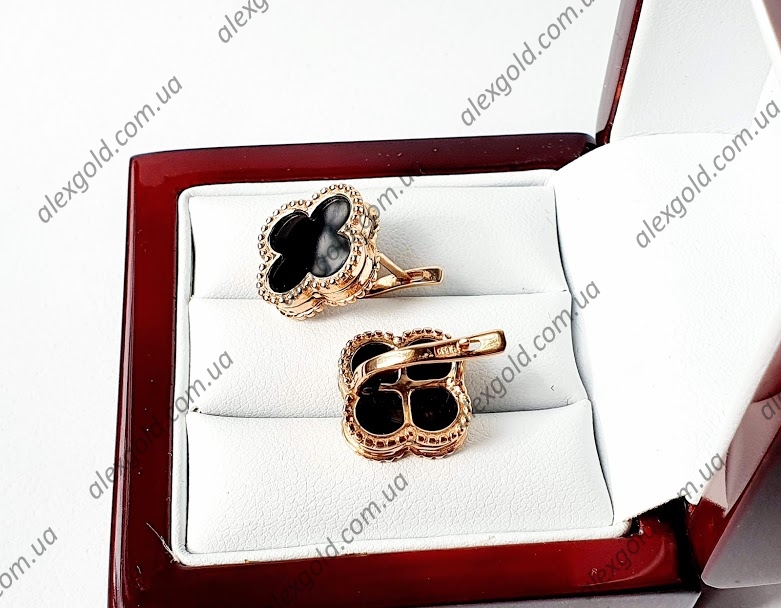 Золотые серьги Van Cleef c черными камнями вставками